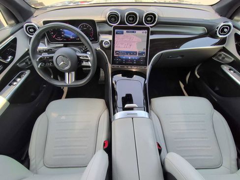 Used 2024 Mercedes-Benz GLC 300 4MATIC image 16