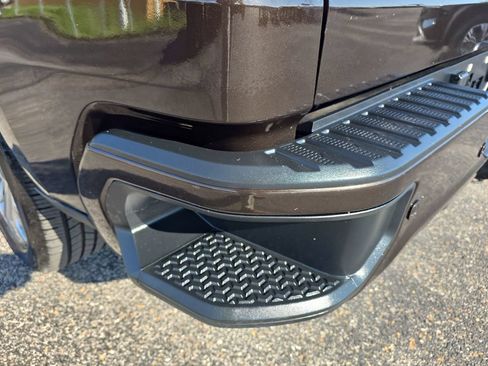 Used 2020 Chevrolet Silverado 1500 High Country w/ Technology Package AWD/4WD image 14