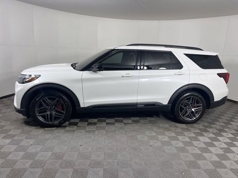 Certified 2025 Ford Explorer ST w/ Sun And Sound Package image 4