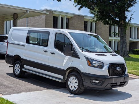 Used 2025 Ford Transit 250 Low Roof w/ Exterior Upgrade Package RWD image 3