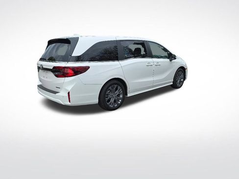 Used 2026 Honda Odyssey Touring image 7