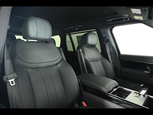 Used 2025 Land Rover Range Rover Long Wheelbase SE image 15