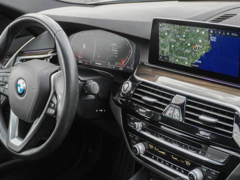 Used 2020 BMW 530i w/ Convenience Package RWD image 11