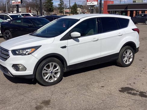 Used 2019 Ford Escape SE FWD image 5