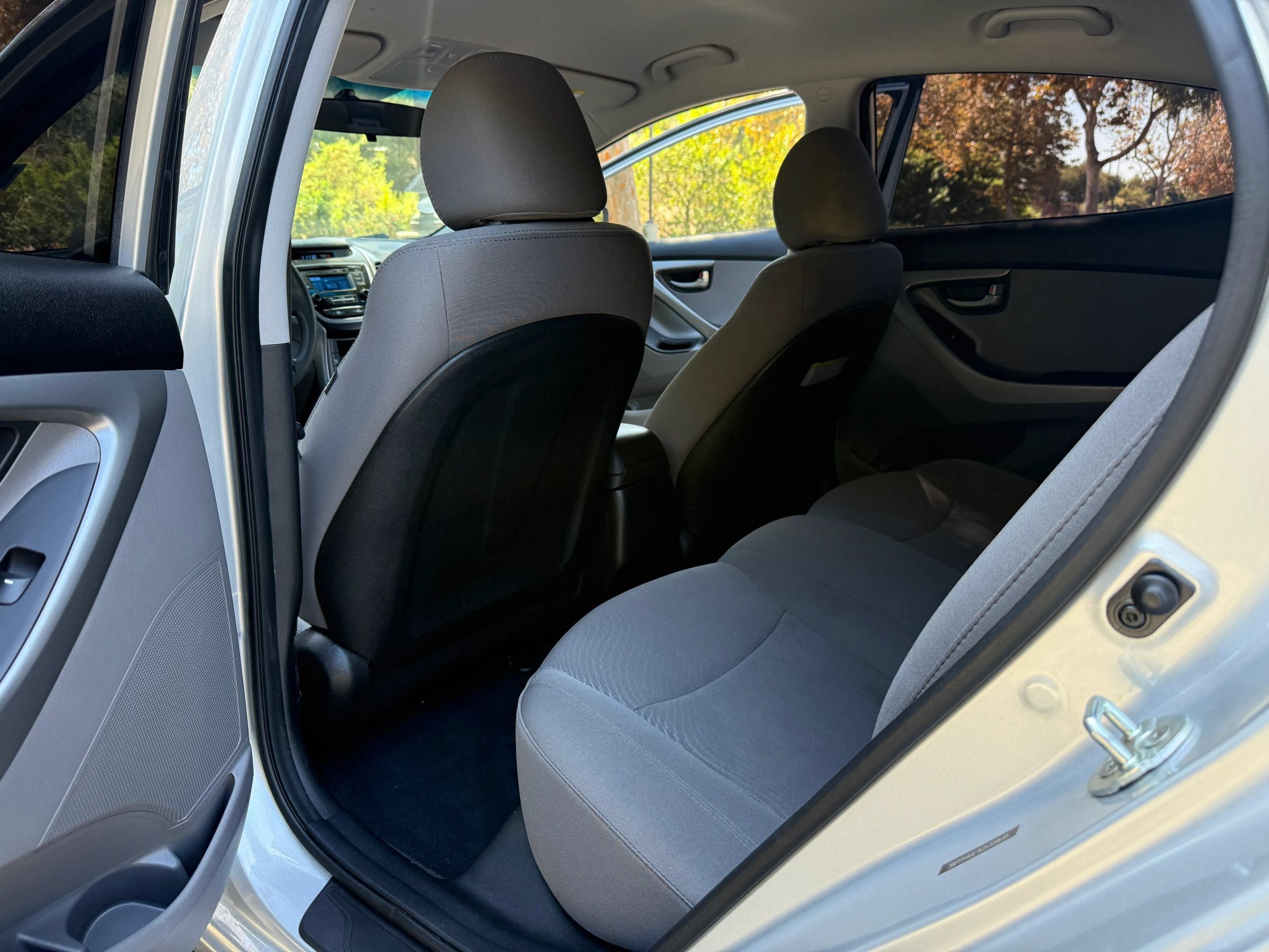 Used 2016 Hyundai Elantra SE FWD image 18