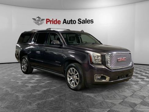Used 2015 GMC Yukon XL Denali w/ Premium Package AWD/4WD image 3