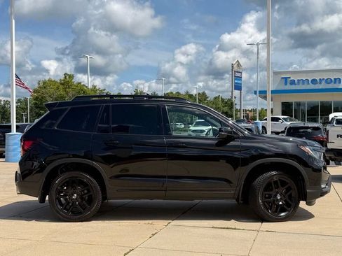 Used 2024 Honda Passport Black Edition image 4