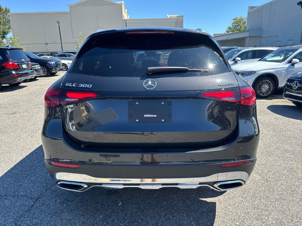 Used 2026 Mercedes-Benz GLC 300 4MATIC image 5