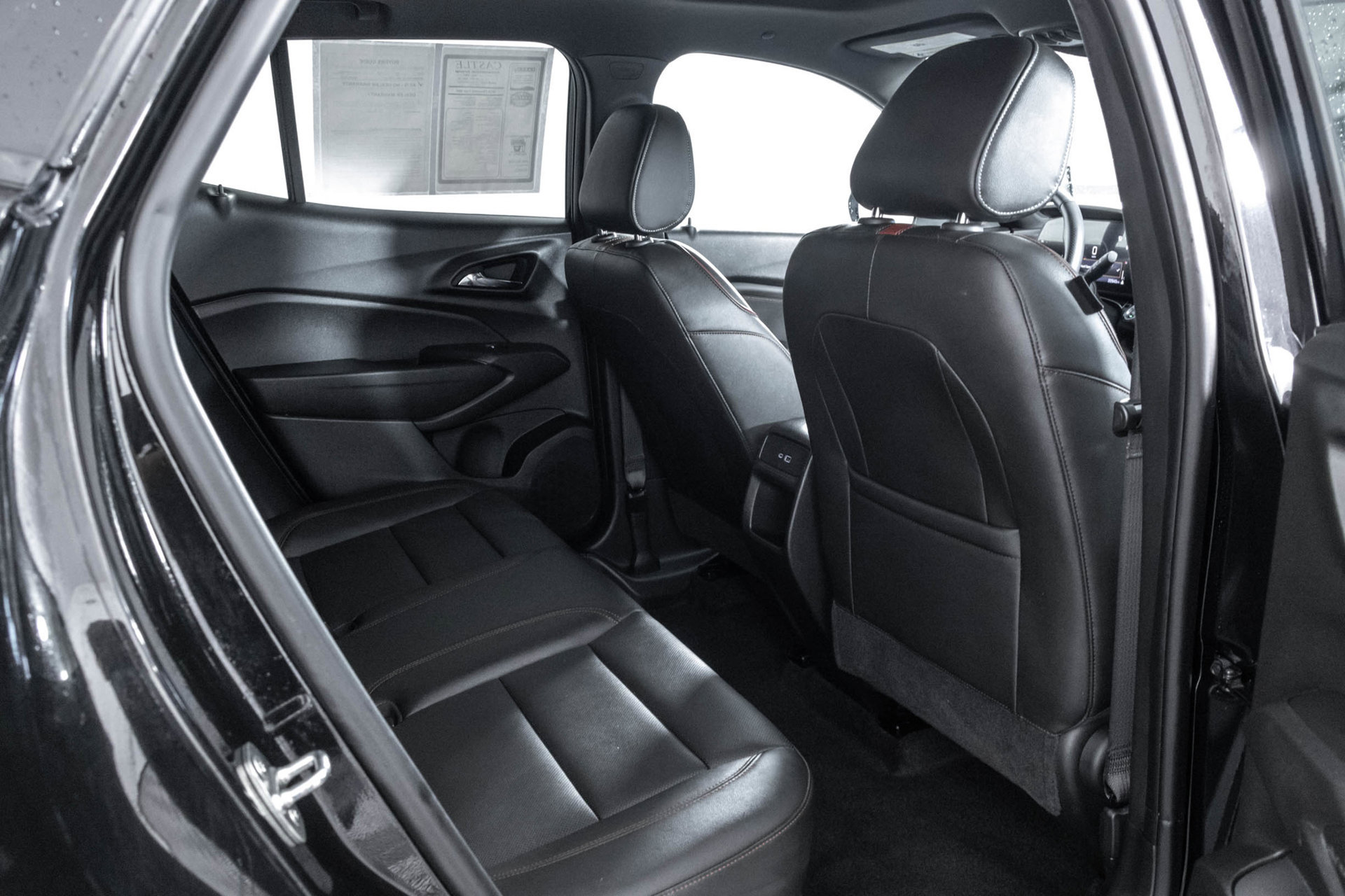 Used 2024 Chevrolet Trax RS w/ Sunroof Package FWD image 37