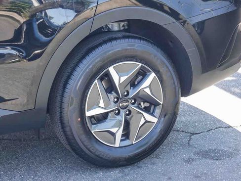 Certified 2023 Kia Sorento EX FWD image 8