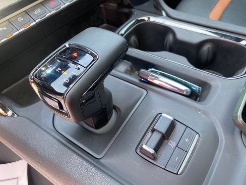 Used 2024 GMC Sierra 1500 AT4 w/ Technology Package AWD/4WD image 24