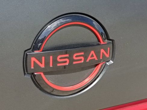 Used 2023 Nissan Titan PRO-4X w/ Pro-4x Convenience Package AWD/4WD image 12