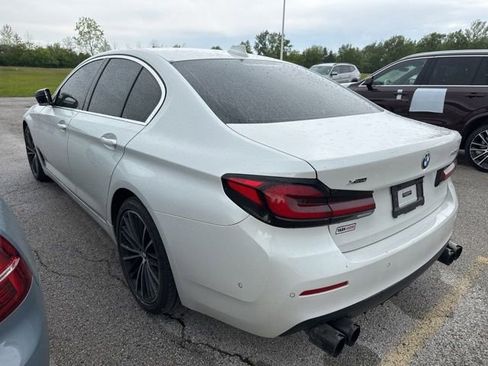 Used 2021 BMW 530i xDrive w/ Premium Package AWD/4WD image 2