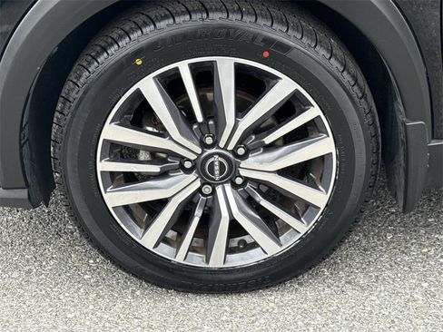 Used 2023 Nissan Kicks SV image 29