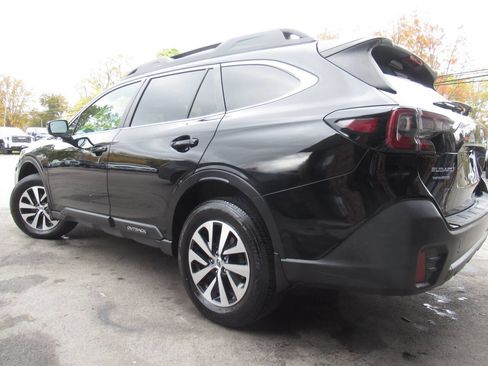 Used 2022 Subaru Outback Premium image 15