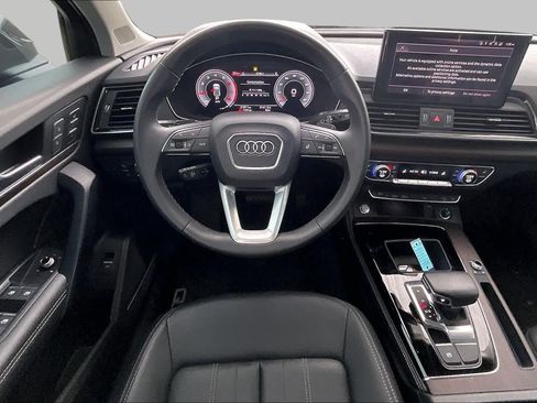 Used 2023 Audi Q5 2.0T Premium Plus w/ Premium Plus Package AWD/4WD image 6