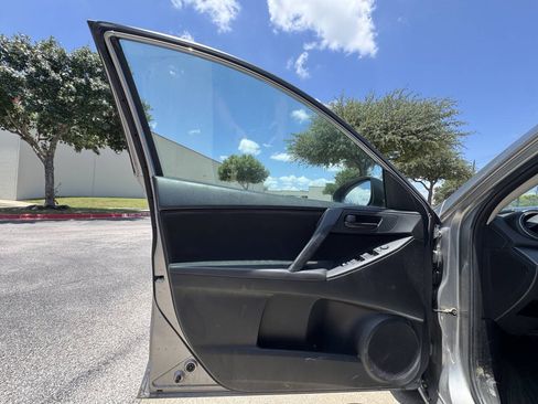 Used 2010 MAZDA MAZDA3 i Sport FWD image 11