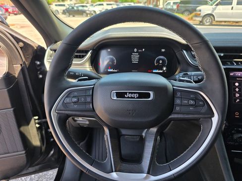 Used 2024 Jeep Grand Cherokee Limited w/ Black Appearance Package AWD/4WD image 20