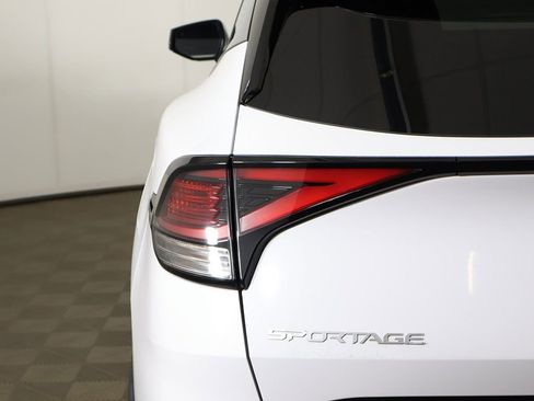 Used 2023 Kia Sportage EX image 15