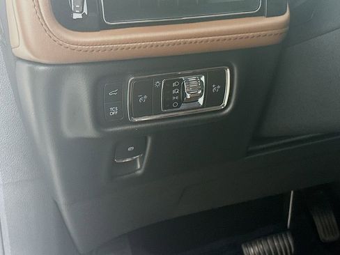 Used 2021 Lincoln Nautilus Reserve FWD image 11