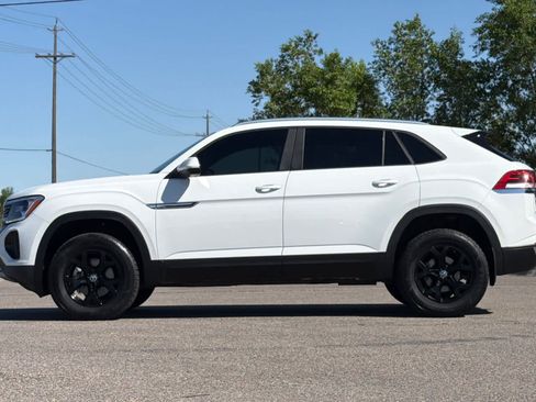 Used 2024 Volkswagen Atlas Cross Sport SE w/ Panoramic Sunroof Package AWD/4WD image 5