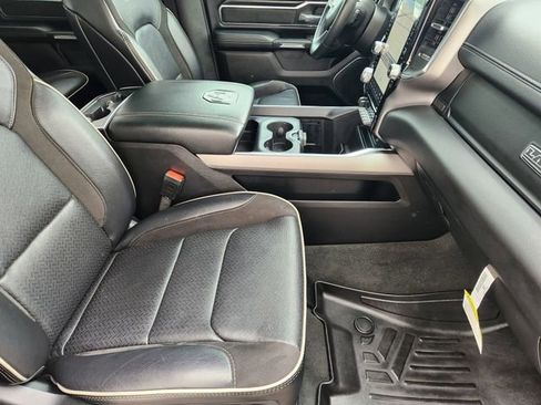 Used 2024 RAM 1500 Laramie image 19