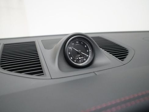 Certified 2024 Porsche Macan S image 23