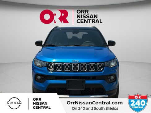 Used 2025 Jeep Compass Limited AWD/4WD image 2