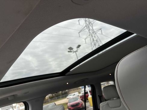 Used 2022 Jeep Grand Cherokee L Overland w/ Advanced Protech Group III image 19