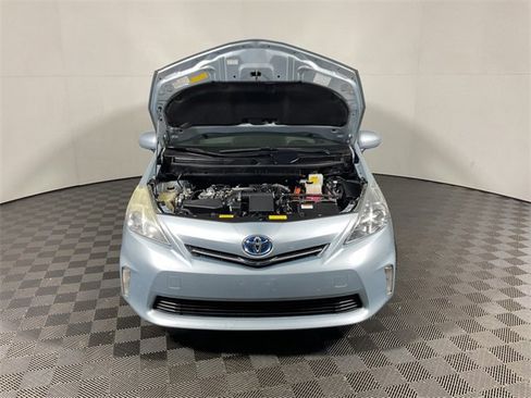 Used 2014 Toyota Prius V Two image 5