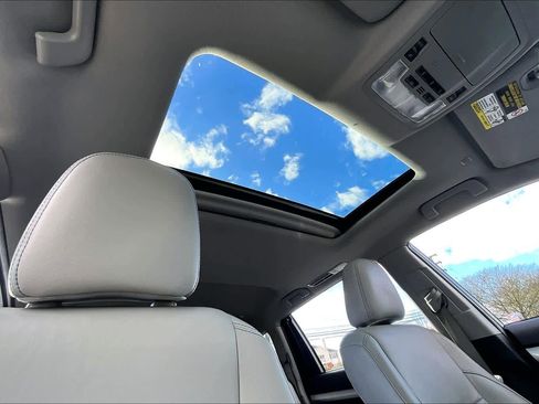 Used 2019 Toyota Highlander XLE image 13
