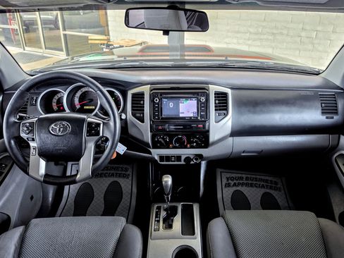 Used 2015 Toyota Tacoma PreRunner w/ TRD Sport Package image 9