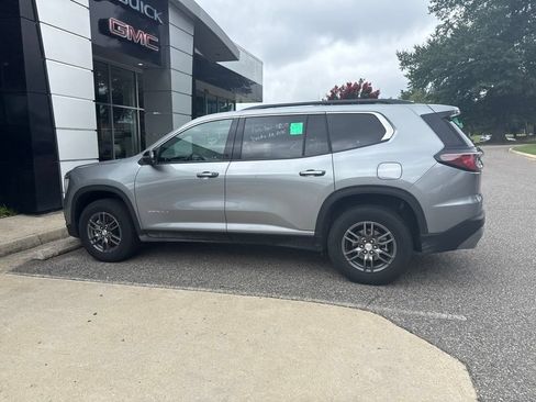 Used 2025 GMC Acadia Elevation FWD image 9