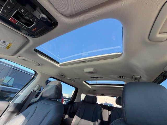 Used 2025 Kia Carnival SX Prestige FWD image 22