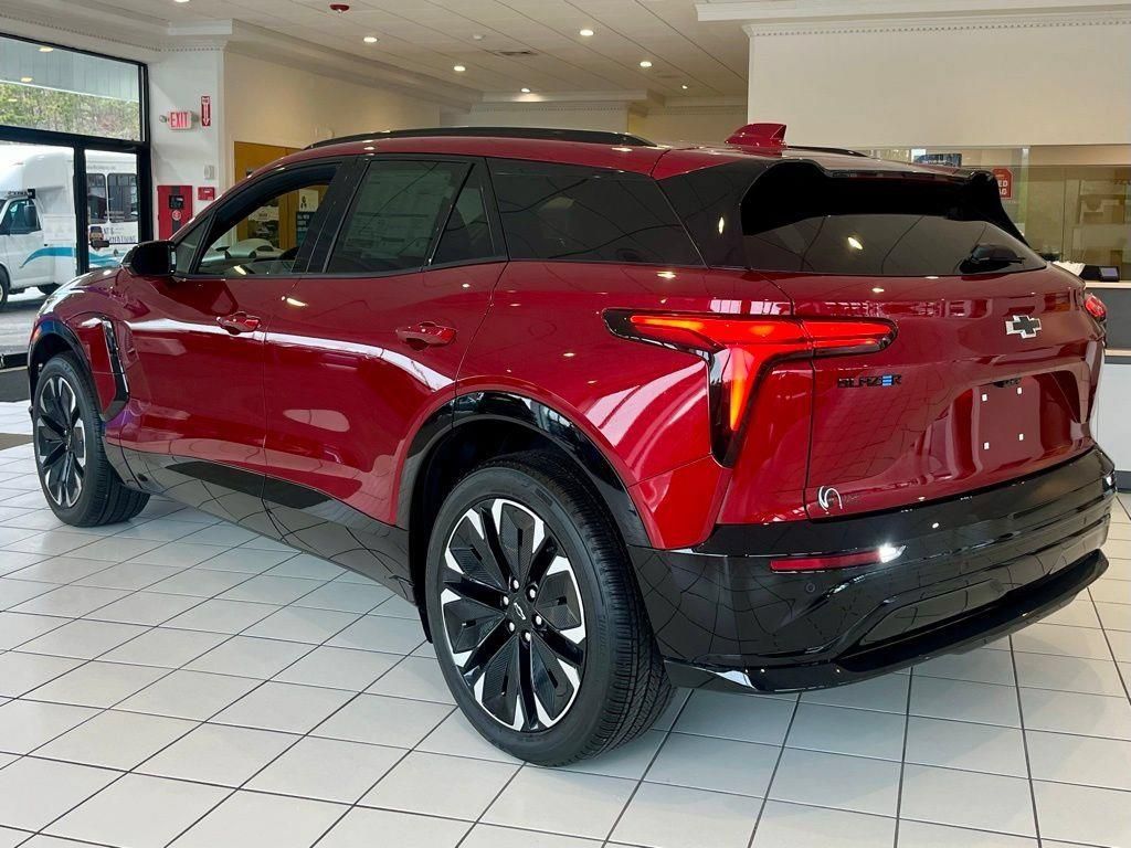 New 2025 Chevrolet Blazer EV RS RWD image 3