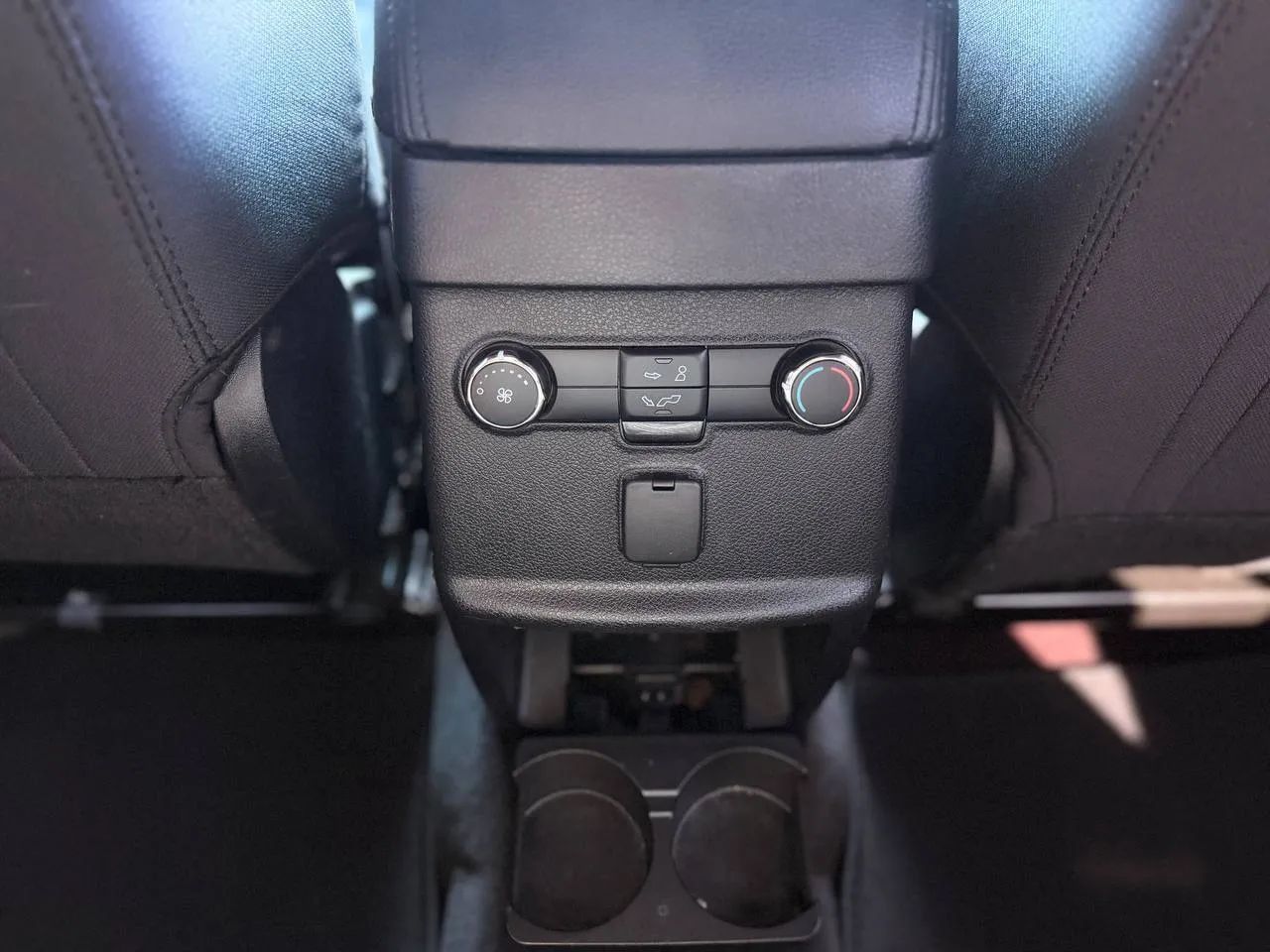 Used 2017 Ford Explorer XLT FWD image 40