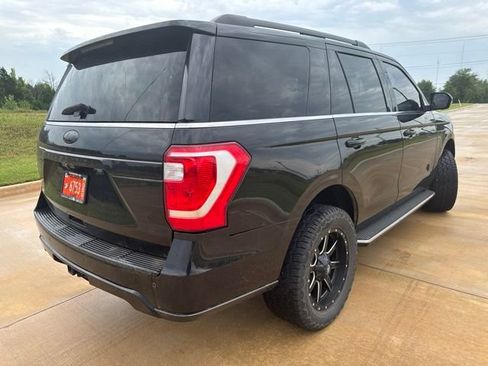 Used 2018 Ford Expedition XLT w/ Equipment Group 202A AWD/4WD image 5