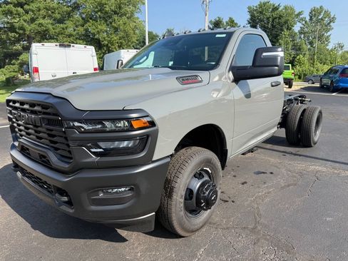 New 2026 RAM 3500 Tradesman AWD/4WD image 8
