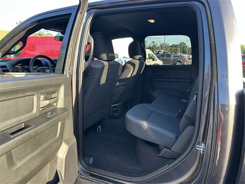 Used 2024 RAM 2500 Tradesman w/ Chrome Appearance Group image 11