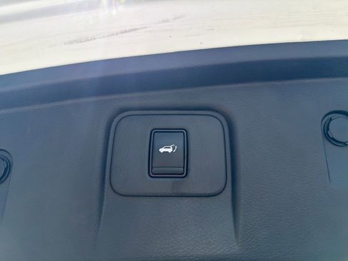 Certified 2022 Nissan Murano SL w/ Cargo Package FWD image 11