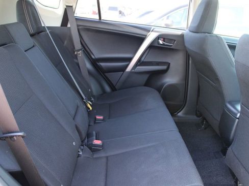 Used 2018 Toyota RAV4 XLE image 21