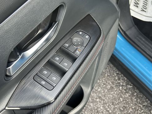 Certified 2025 Nissan Kicks SR FWD image 15