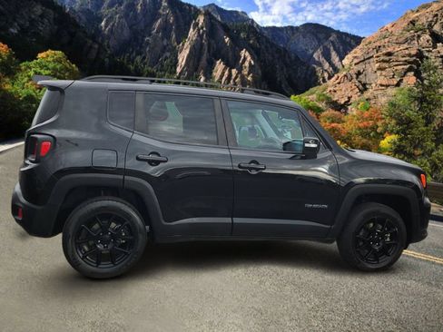 Used 2019 Jeep Renegade Altitude w/ Quick Order Package 22M AWD/4WD image 2