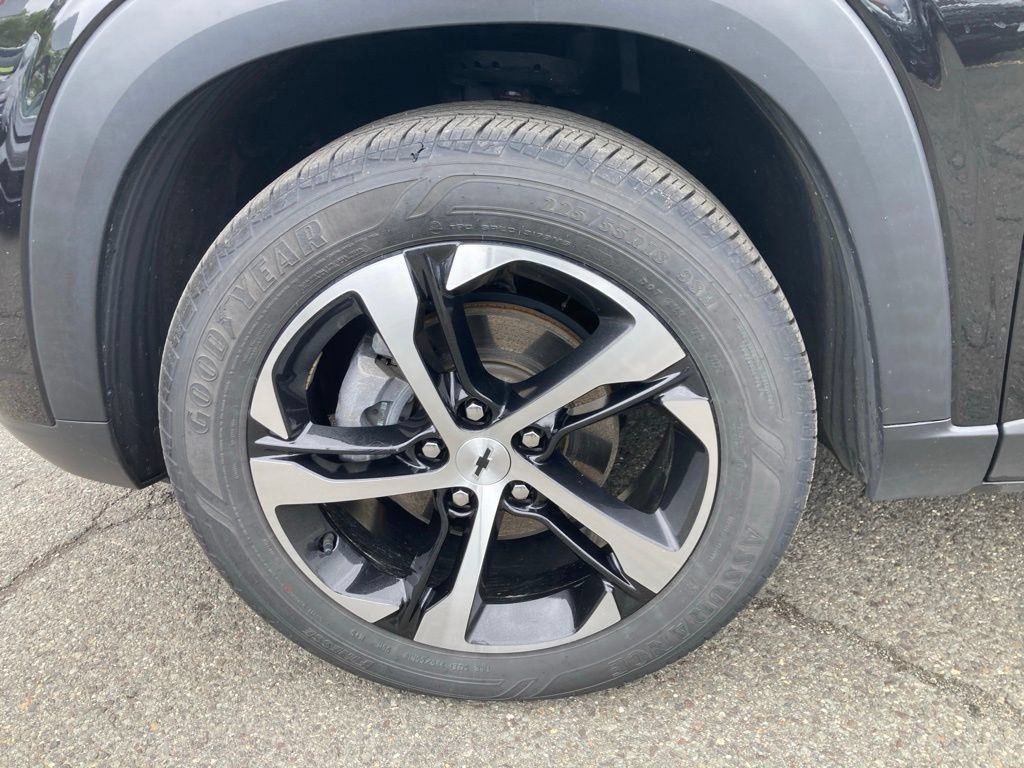 Used 2024 Chevrolet Trax RS w/ Driver Confidence Package FWD image 24