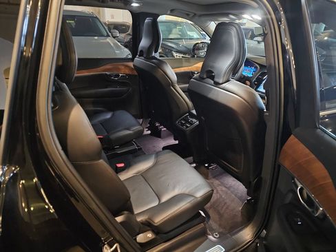 Certified 2023 Volvo XC90 B6 Plus w/ Protection Package AWD/4WD image 8