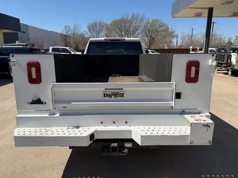 Used 2023 Chevrolet Silverado 3500 W/T w/ WT Convenience Package image 4