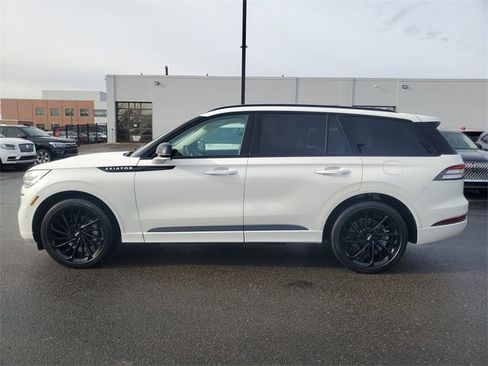Used 2023 Lincoln Aviator Black Label w/ Jet Package image 4