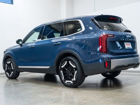 Used 2025 Kia Telluride S AWD/4WD image 7
