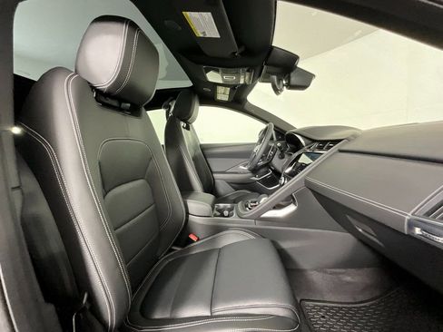 Used 2024 Jaguar E-PACE R-Dynamic SE AWD/4WD image 3