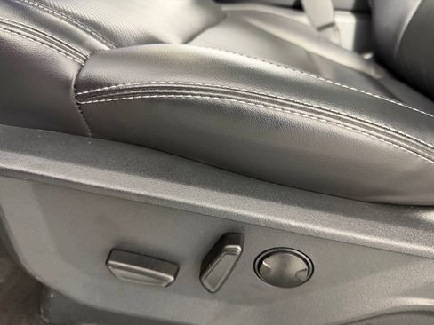 Used 2025 Ford Expedition Platinum image 24